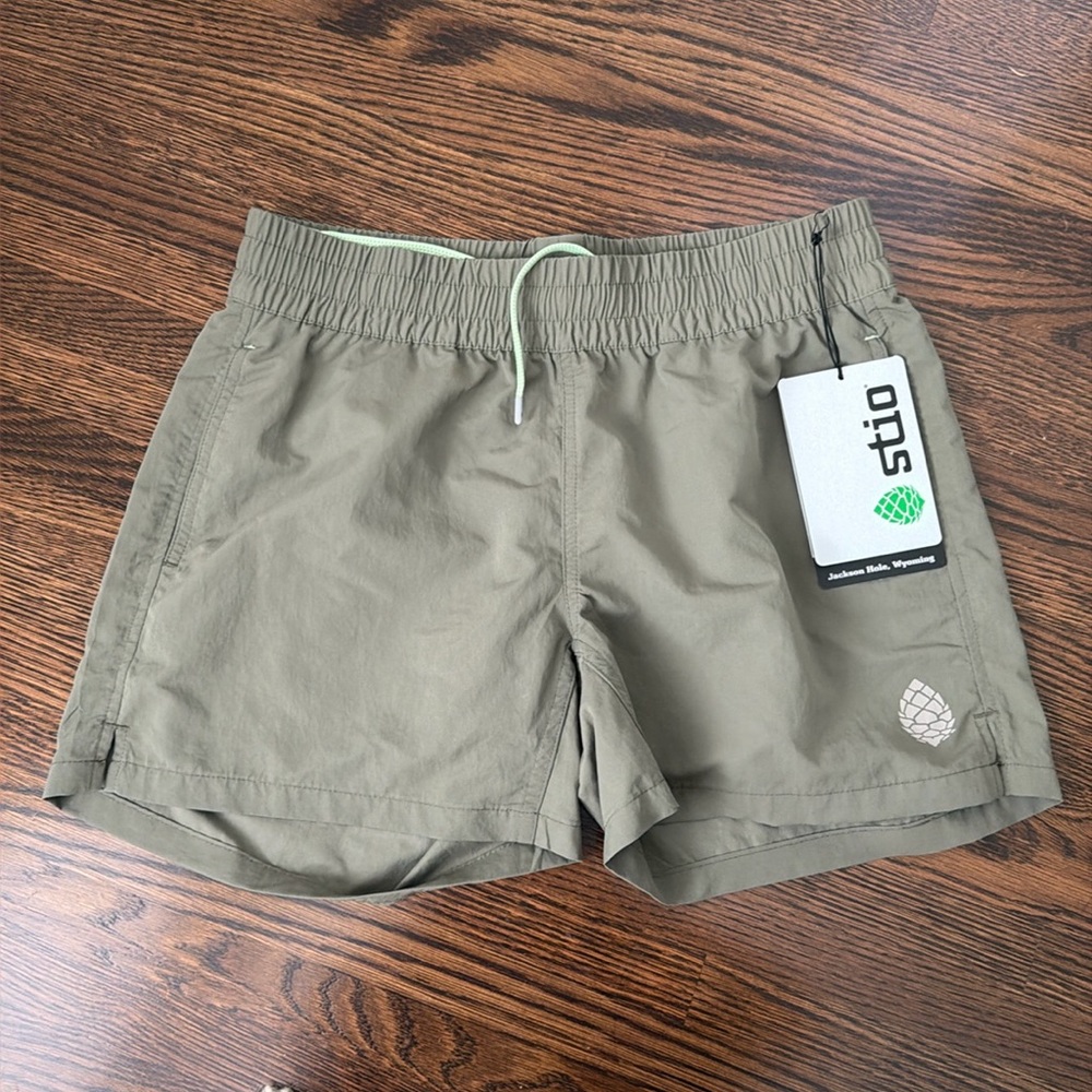 NWT Stio Hideout Short
